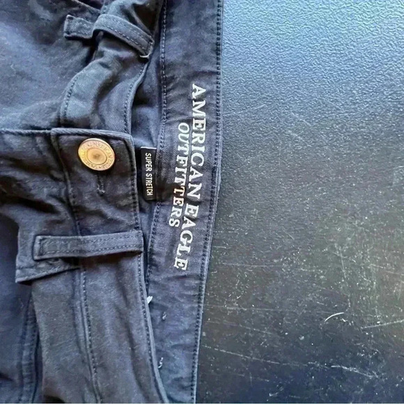 American Eagle Shorts - Size 8 - Picture 3 of 5